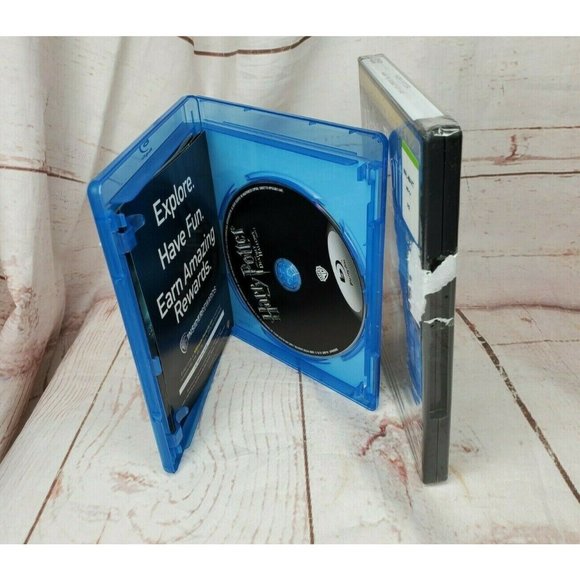 Harry Potter Sméagol The Two Tower Statue, Blu-ray And DVD Bundle - Picture 12 of 12